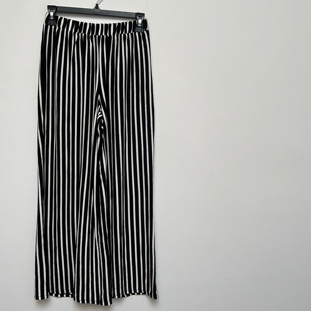 Heart & Hips Wide Leg Stripe Pant